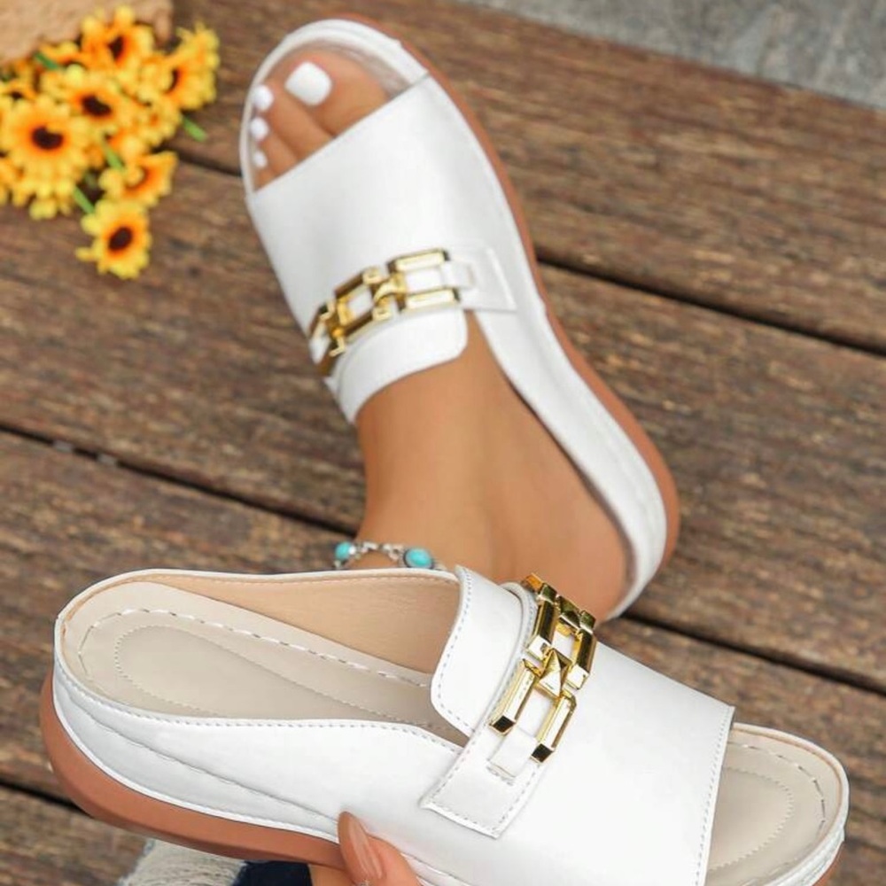 Fashion sandals